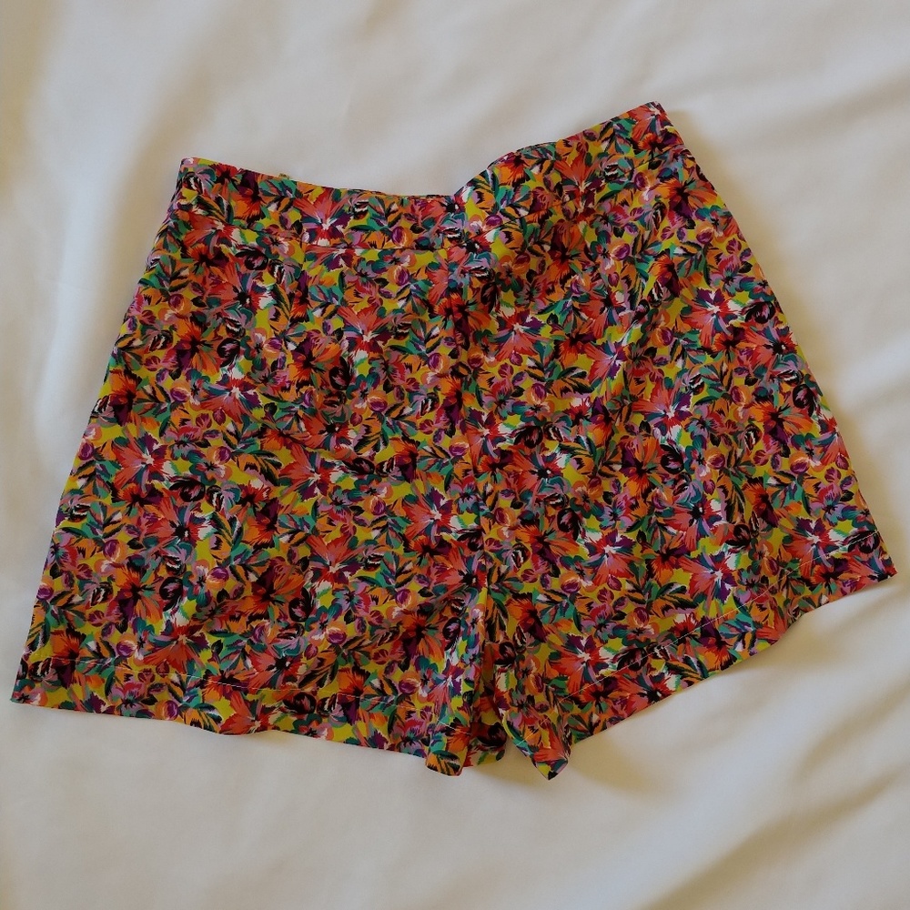 Floral shorts New Without Tags
